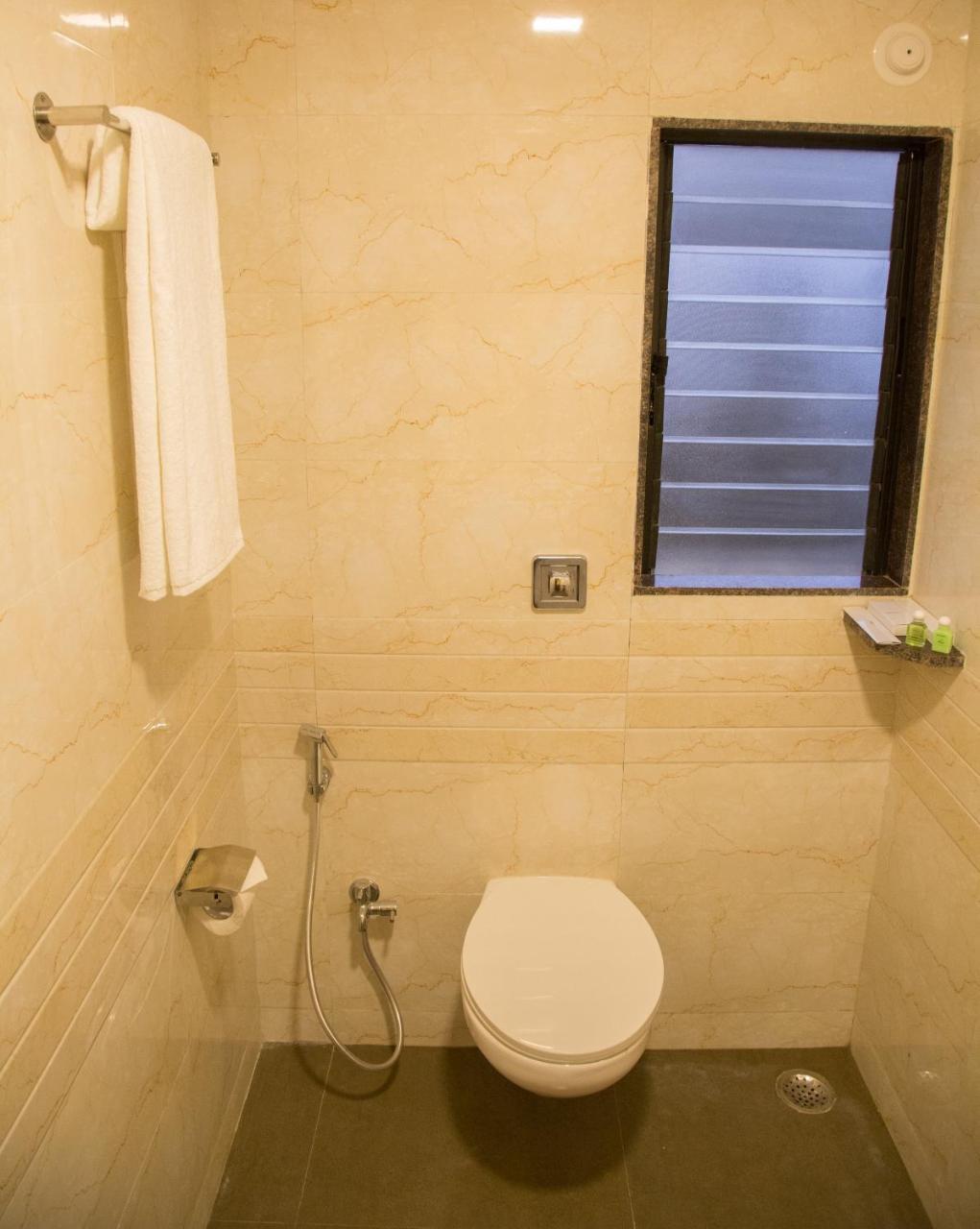 Hotel Nirvana Alibag Bagian luar foto